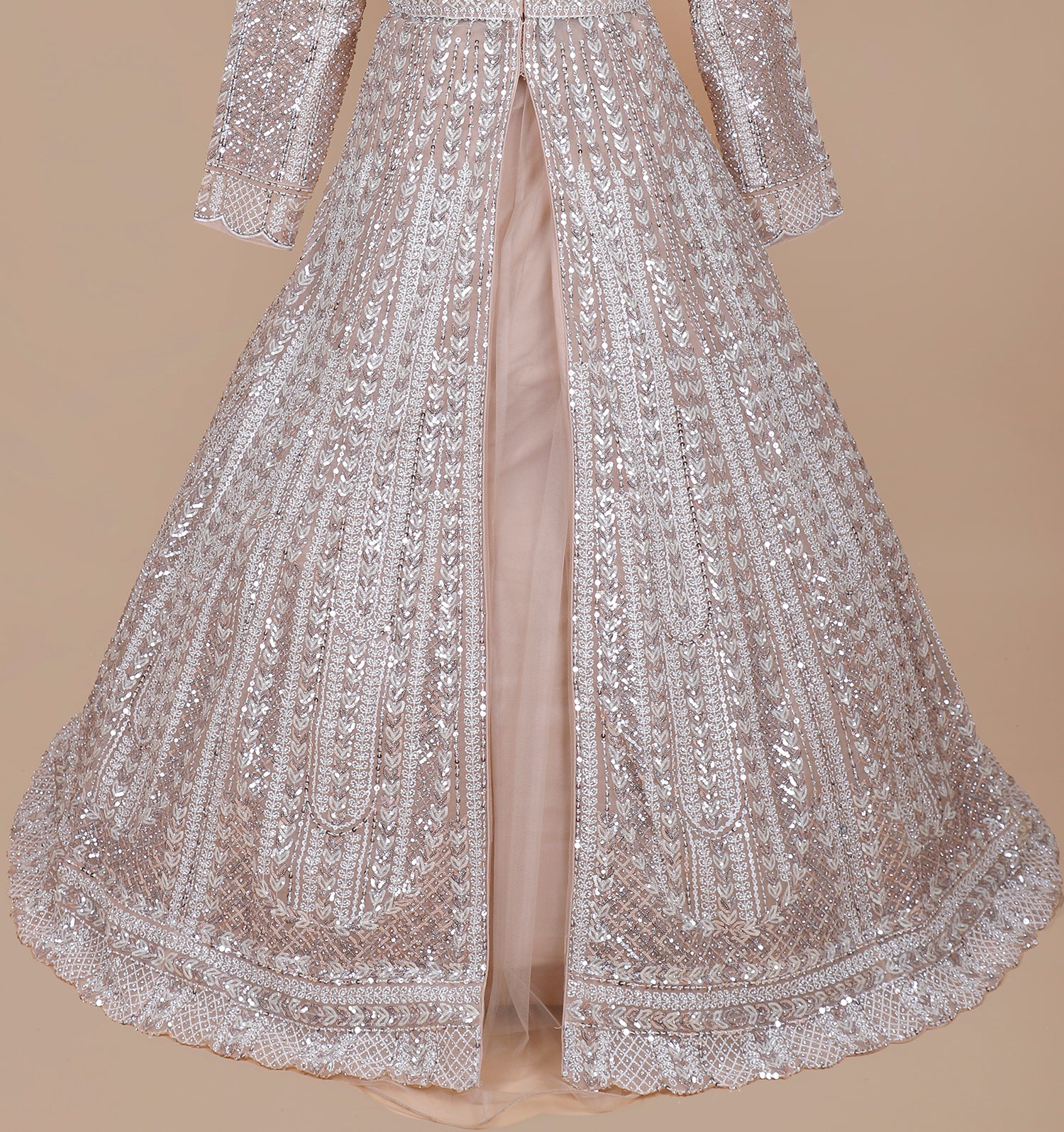 Chiku Elegance Gown With Thread & Sequin Jarkan