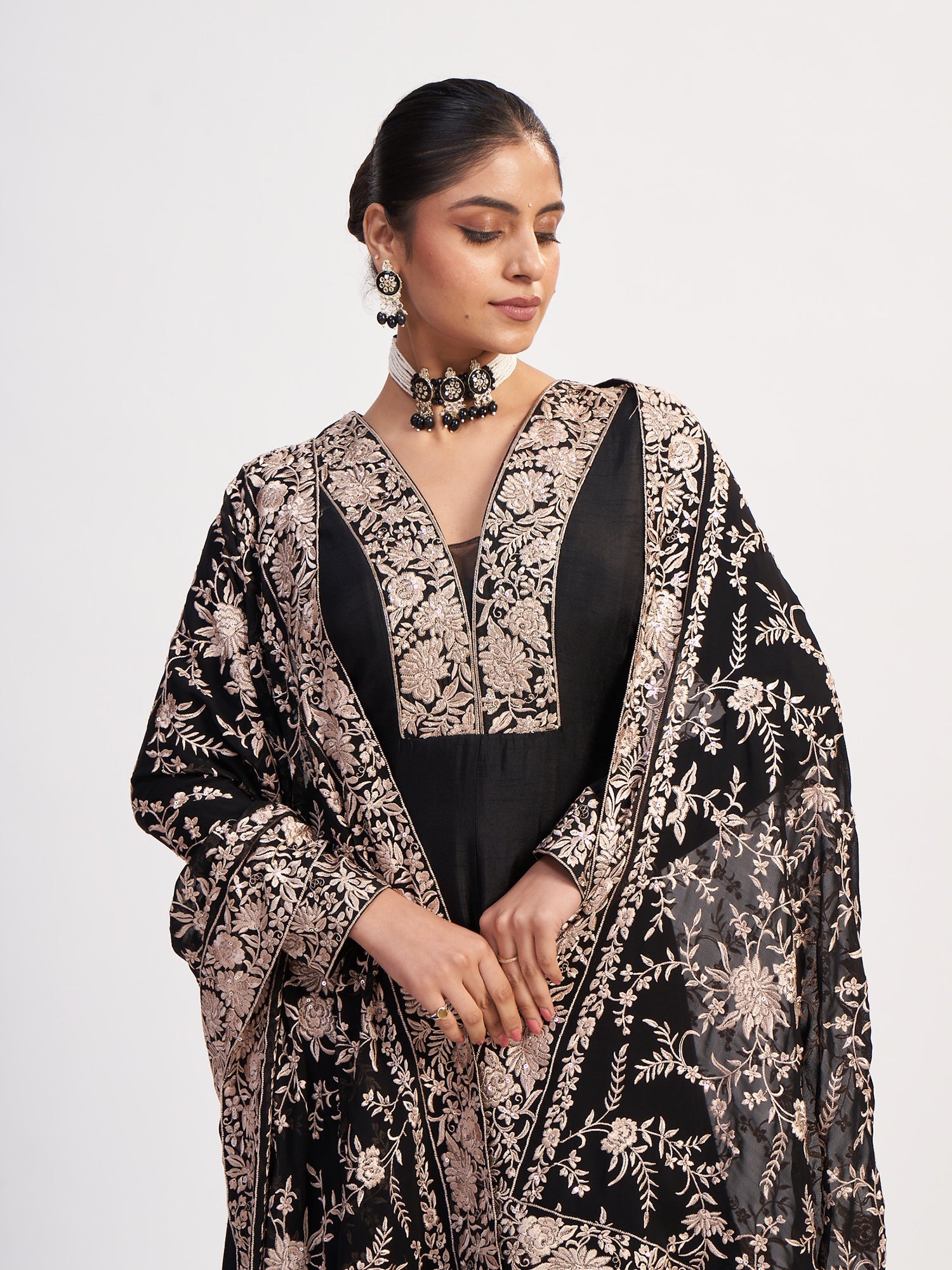 Black Pure Chinon Heavy Suit with Thread