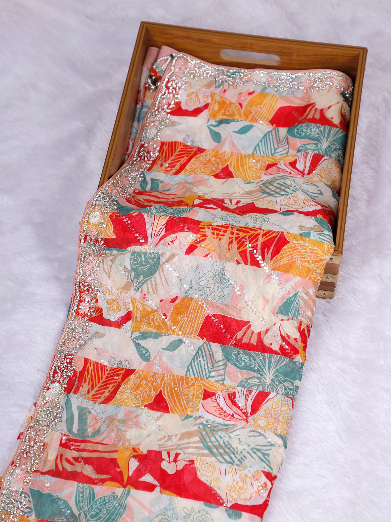 Aura-e-Rang Diamond Glow Saree