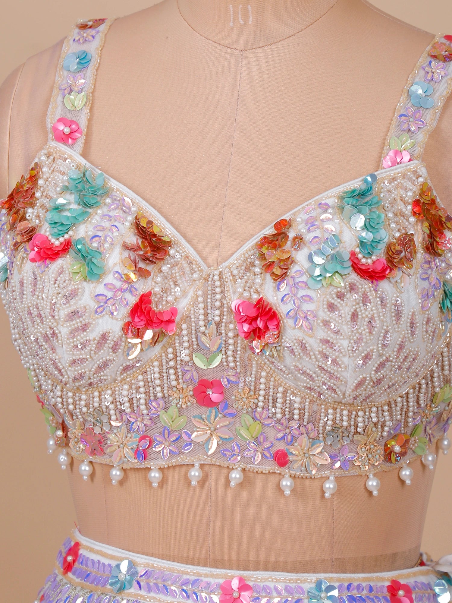 Rang-e-Noor Safed Raw Silk Aplique Luxe Lehenga