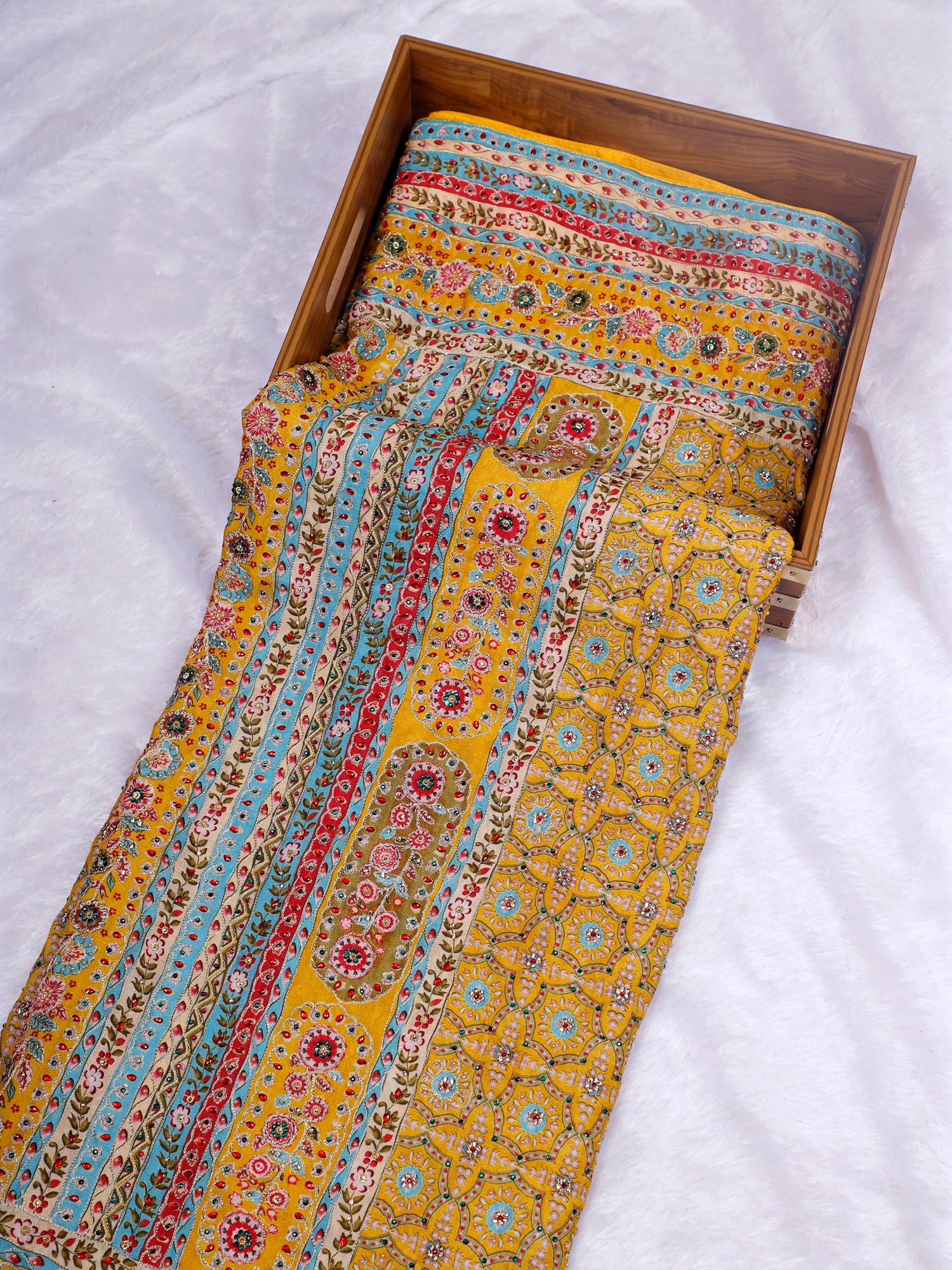 Sunehri Crown Elite Threadwork Saree