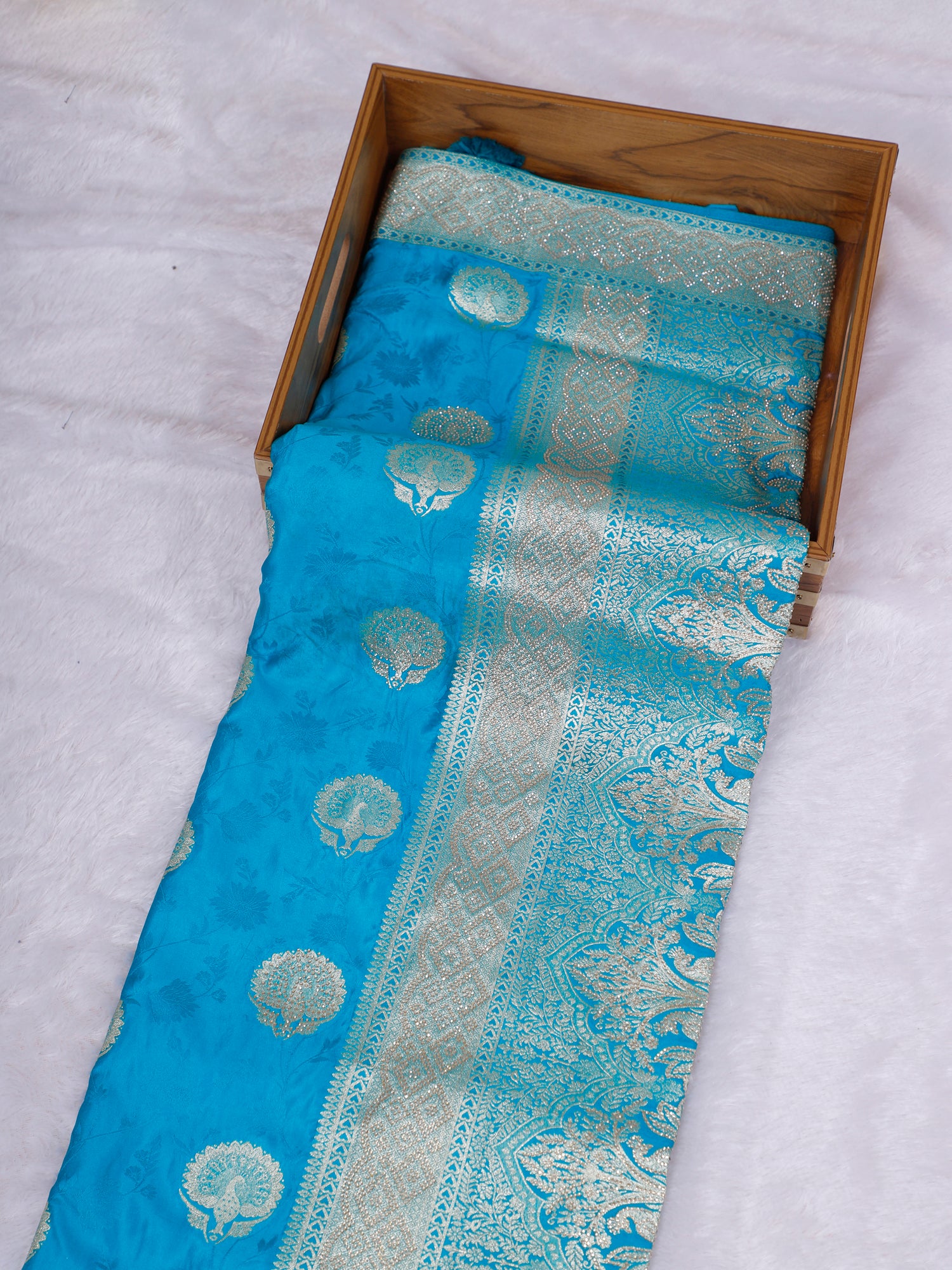 SwarRang Dual Tone Silk-Mousse Saree – 5 Bold Combinations