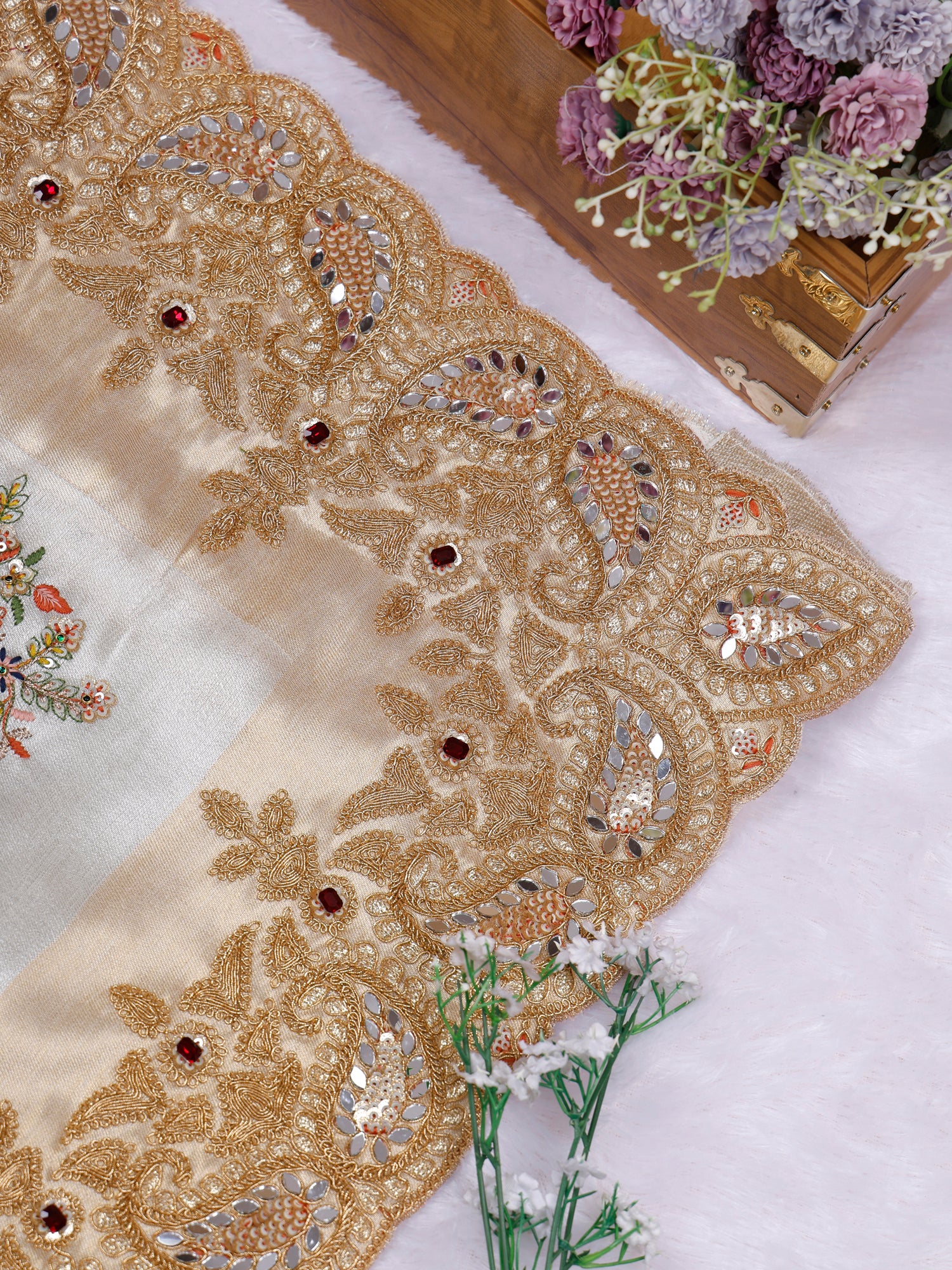 Suvarna Sparkle Multi-Thread Silk Saree