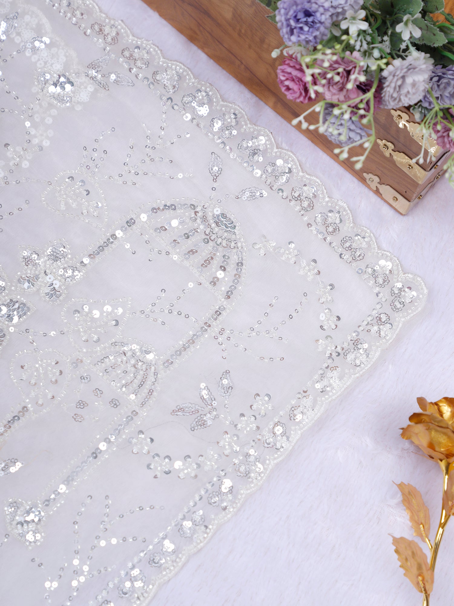 White Husn-e-Nazakat Signature Saree