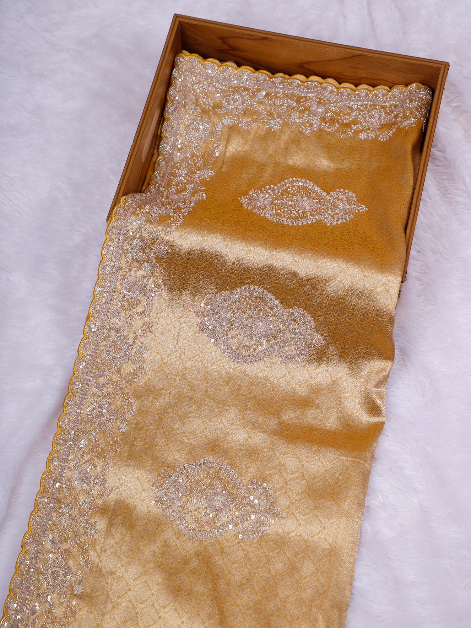 Sunehri Vistaar Designer Shimmer Silk Saree