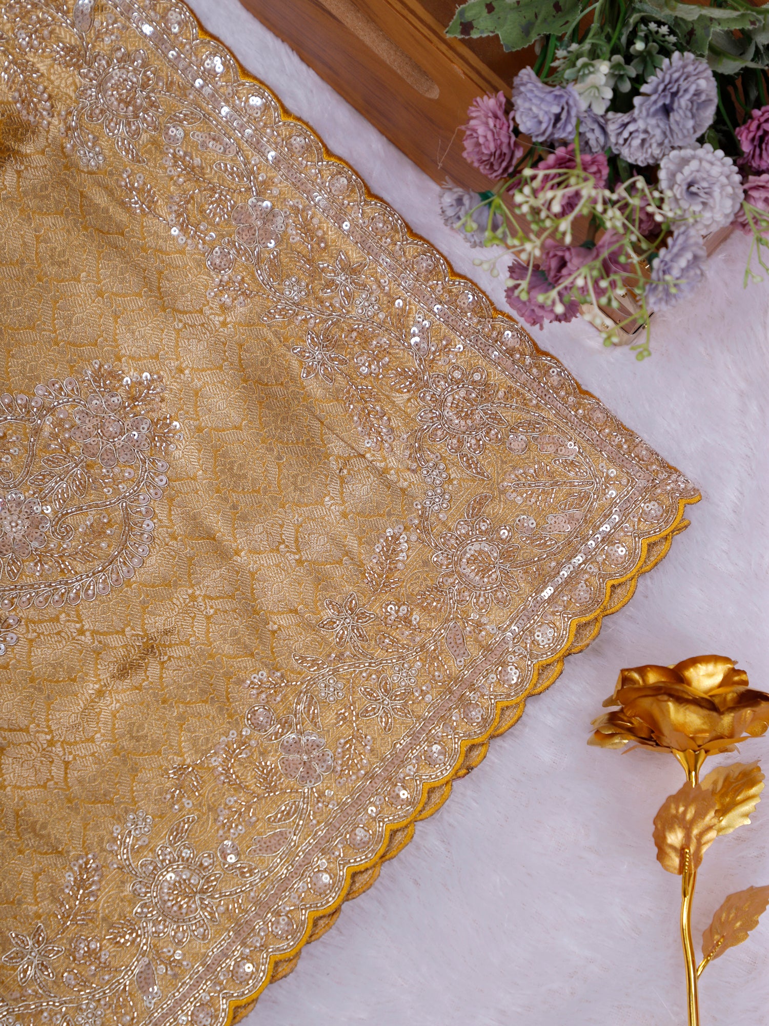 Sunehri Vistaar Designer Shimmer Silk Saree