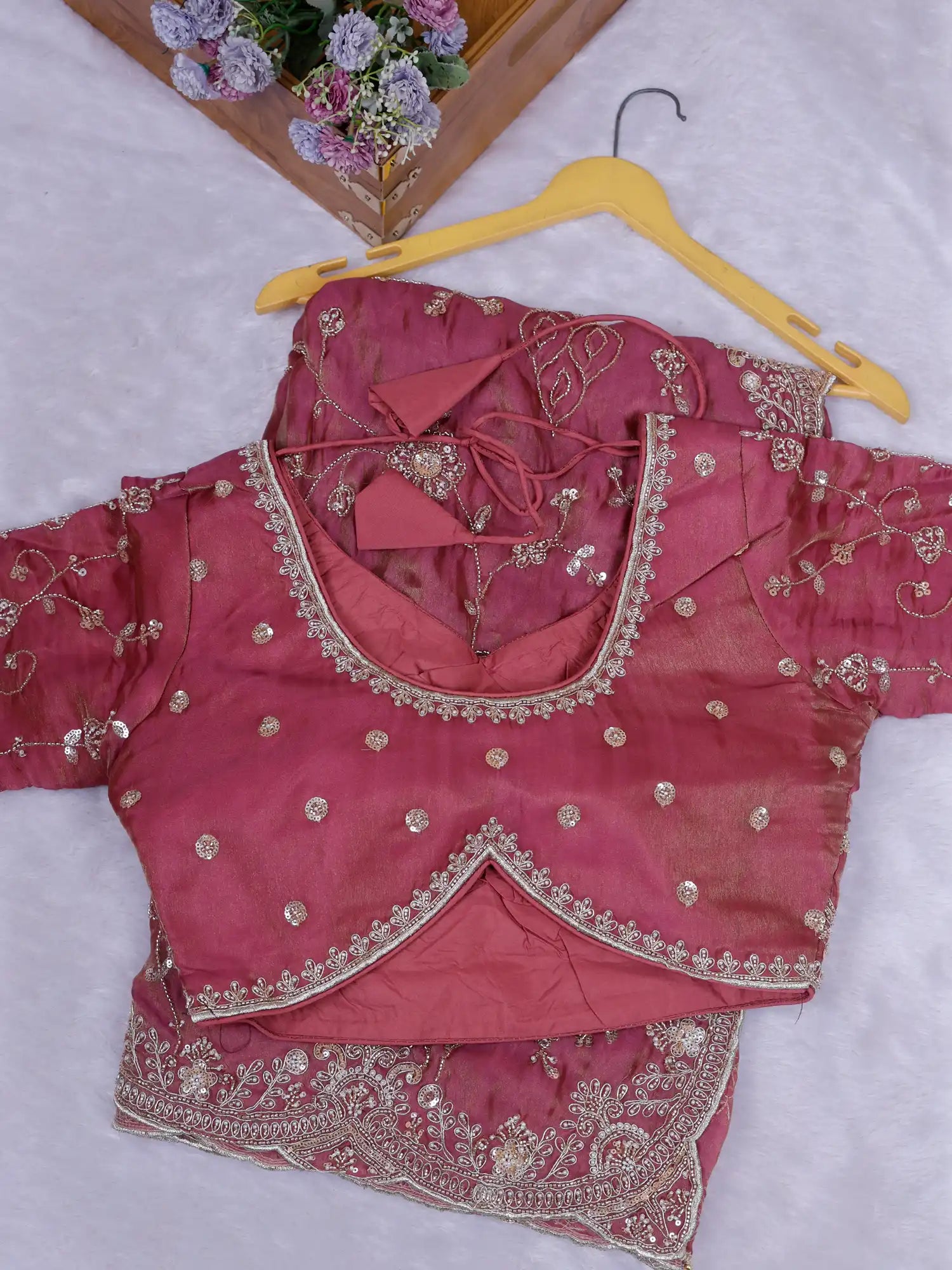Discover Elegant Mauve Organza Saree Online With Designer Sequins Work